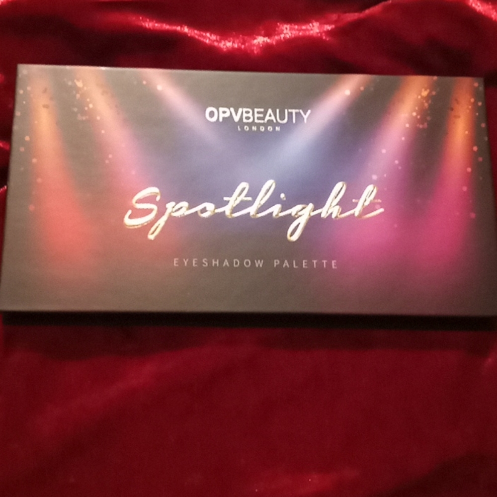 OpvBeauty Spotlight eyeshadow palette